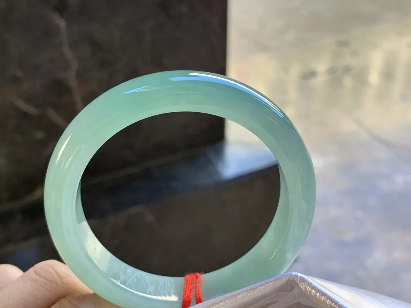 54.5-13.2-8.6

油青手镯^_^种水足 鲜艳