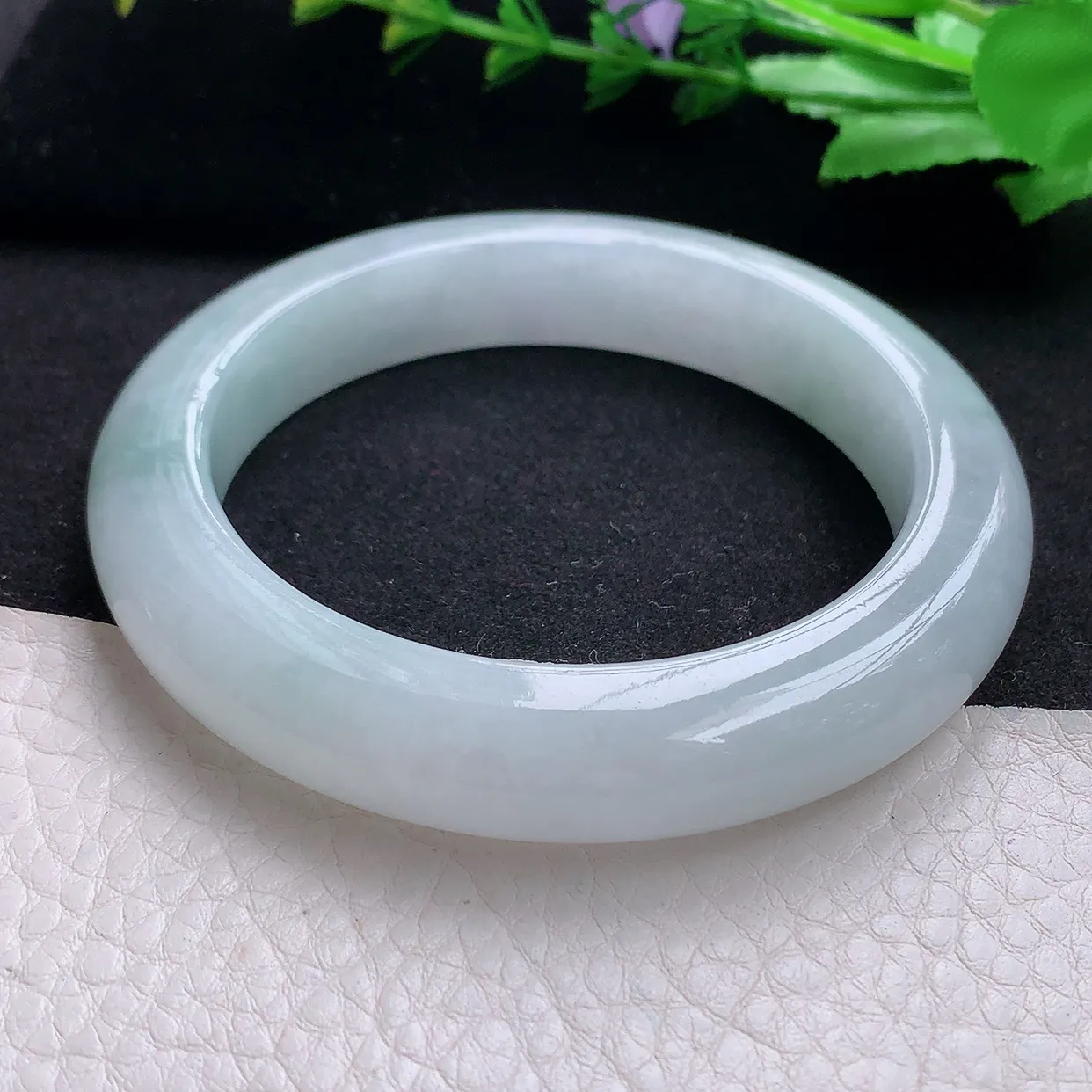 z自然光58*11.8*10平安镯 天然缅甸翡翠清新厚装正圈珠宝玉手镯