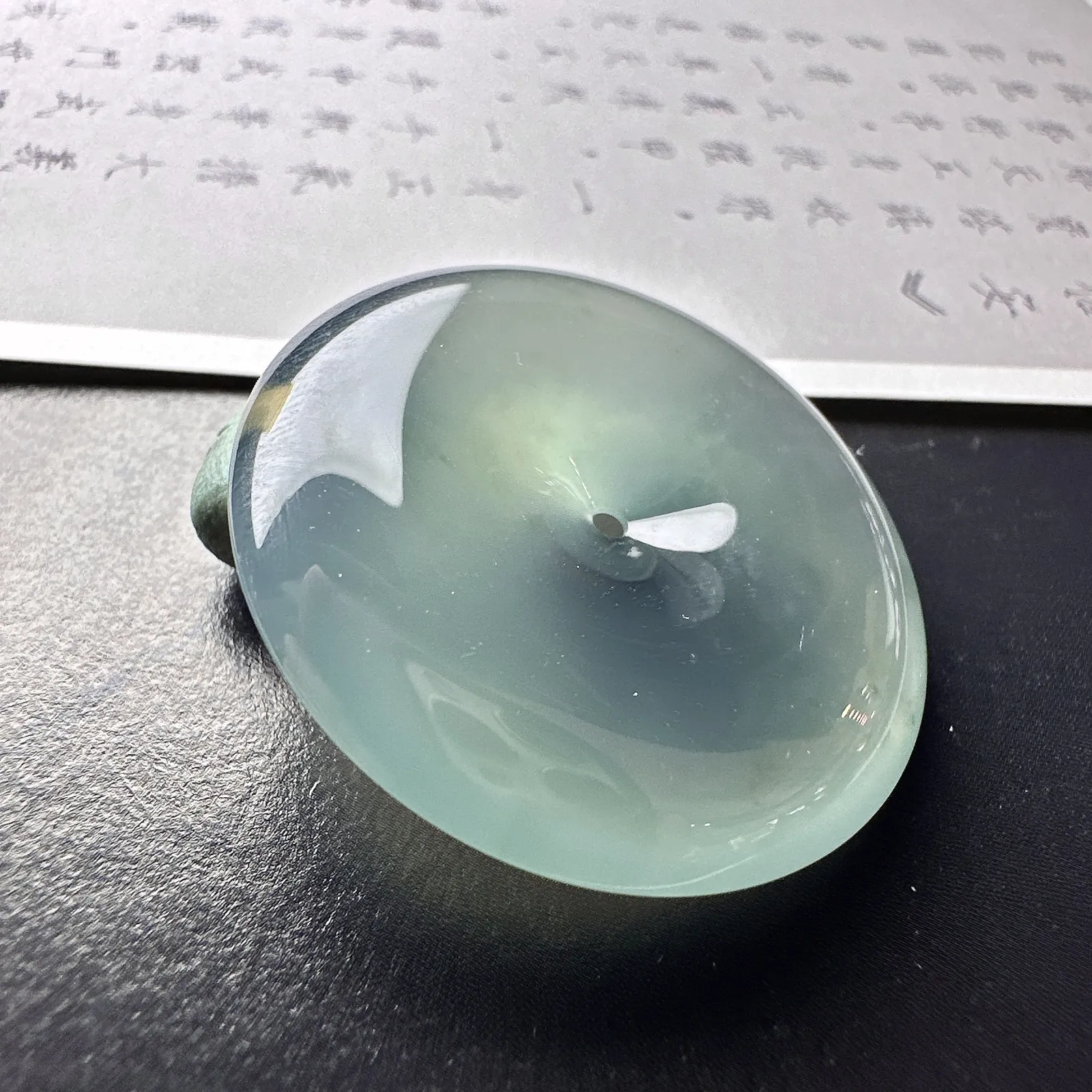 【冰种飘花平安大扣】老坑雪花棉，质地细腻，品质很好，冰感十足，胶感明显，收藏品质