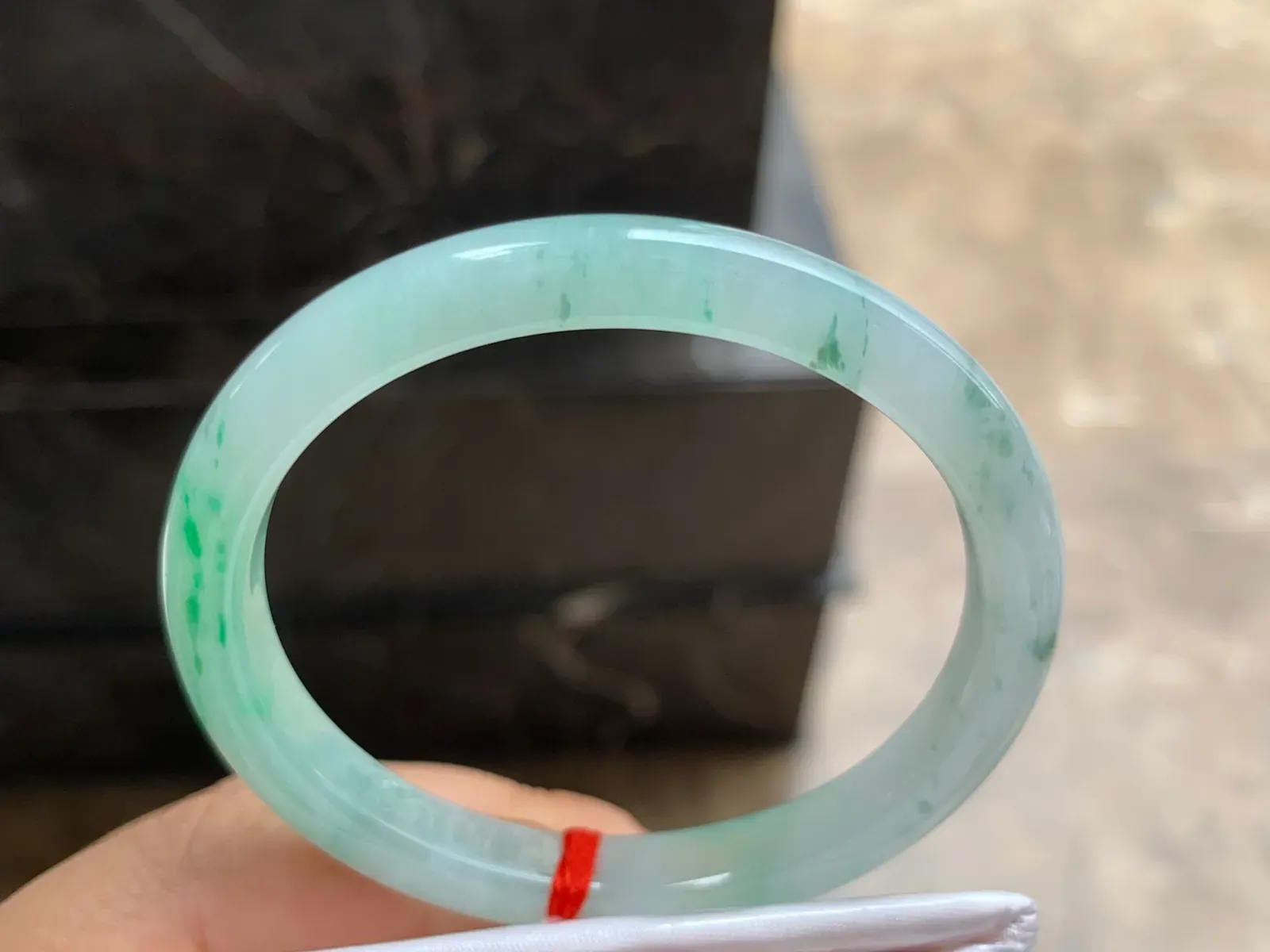 52.5-7.5-6.5mm
冰种带色贵妃手镯 底子细腻 水润 正圈50可带