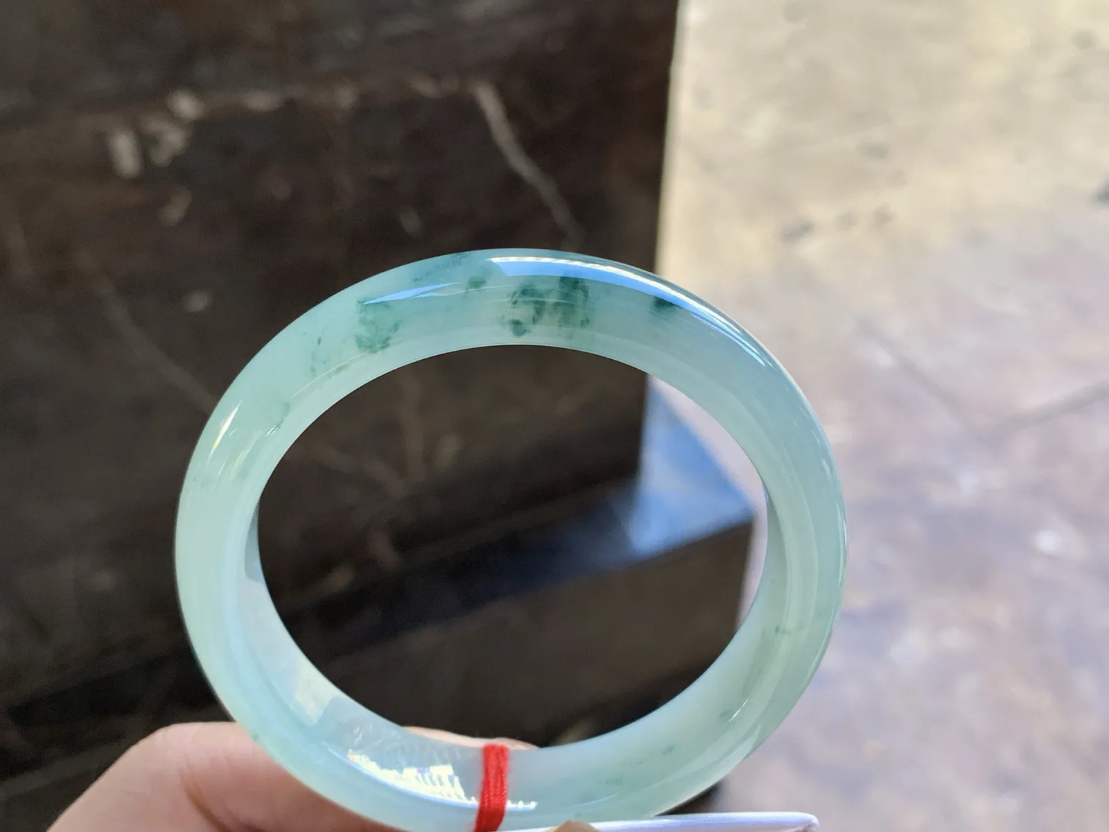 57.5-11.8-8.2

蓝花手镯^_^飘花灵韵