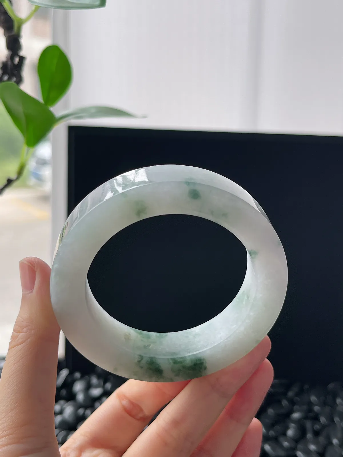 翡翠镯饼，⭕️正圈最大做56，圆条最大做52；最小做52