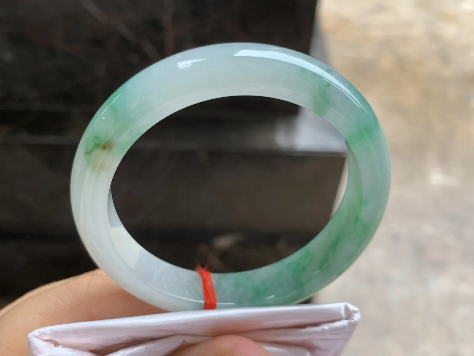53-11.3-8mm
带色手镯  底子细腻 水润 性价比推荐
