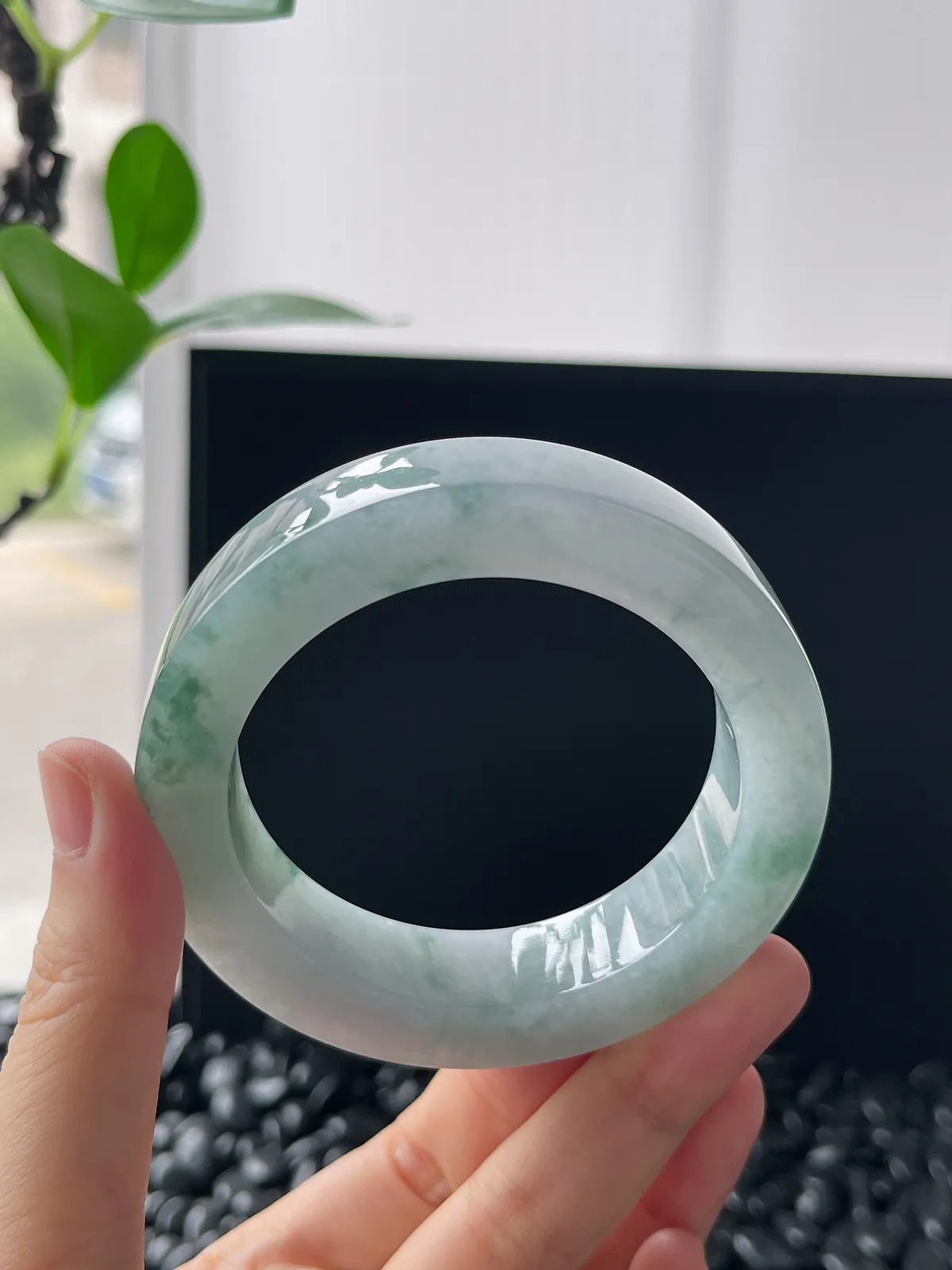 翡翠镯饼，⭕️正圈最大做57，圆条最大做53；最小做53
