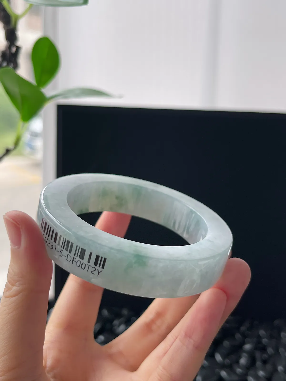 翡翠镯饼，⭕️正圈最大做57，圆条最大做53；最小做53