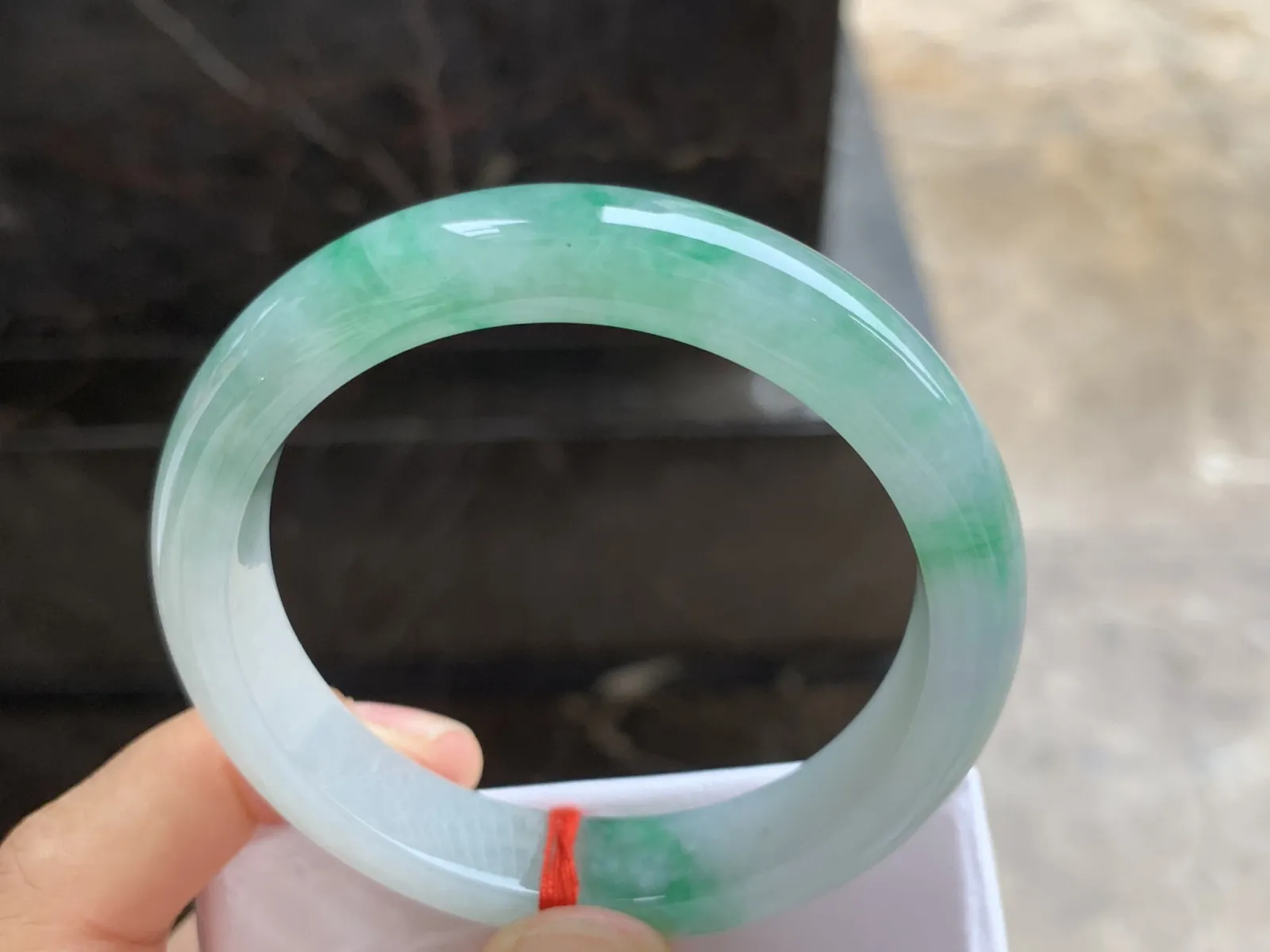 53-11.3-8mm
带色手镯  底子细腻 水润 性价比推荐