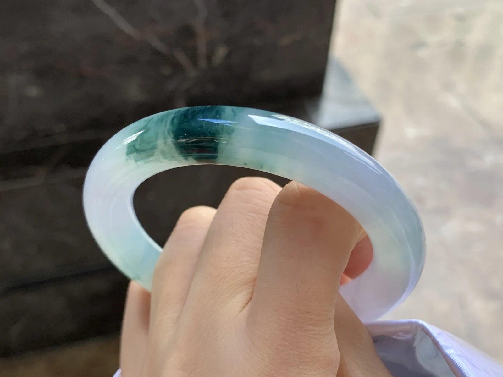 57-10.6

冰蓝花圆条手镯^_^飘花浓郁