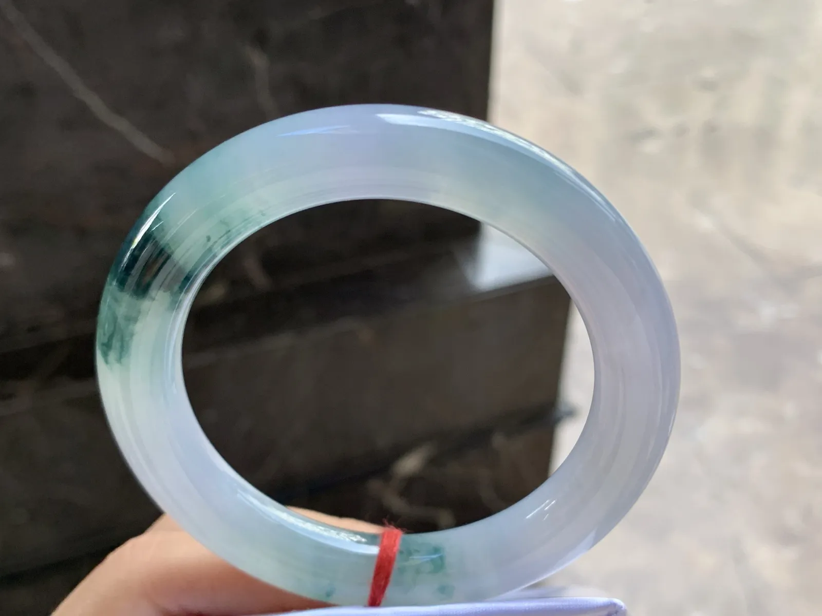57-10.6

冰蓝花圆条手镯^_^飘花浓郁