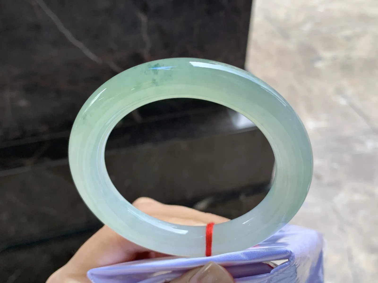 56-11

冰种圆条手镯^_^冰透