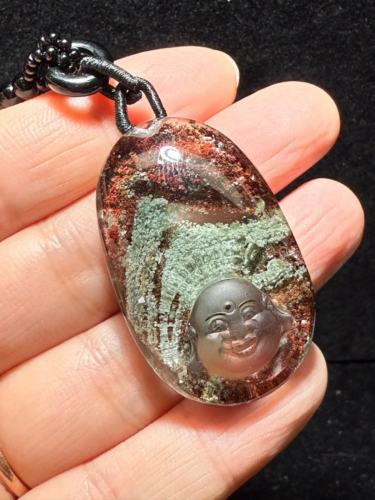 新货，精品，天然红绿幽灵千层山包衣佛吊坠，彩幽灵，大肚佛，意境超美！晶体纯净，雕工精湛！笑口常开！配