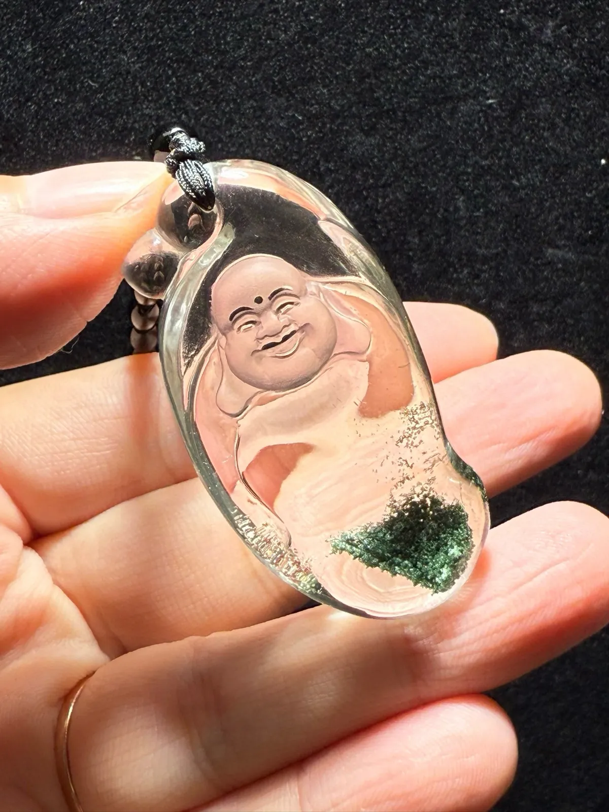 天然绝美绿幽灵弥勒佛吊坠，造型饱满圆润 晶体透彻 颜色绝美漂亮 水头足 佛祖保平安 佩戴非常漂