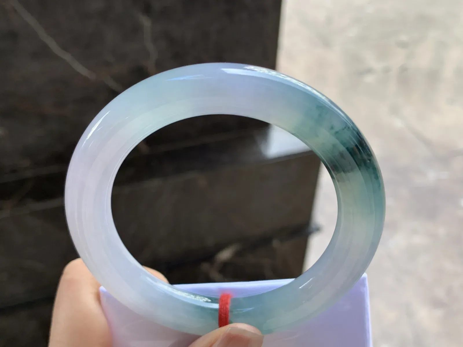 57-10.6

冰蓝花圆条手镯^_^飘花浓郁