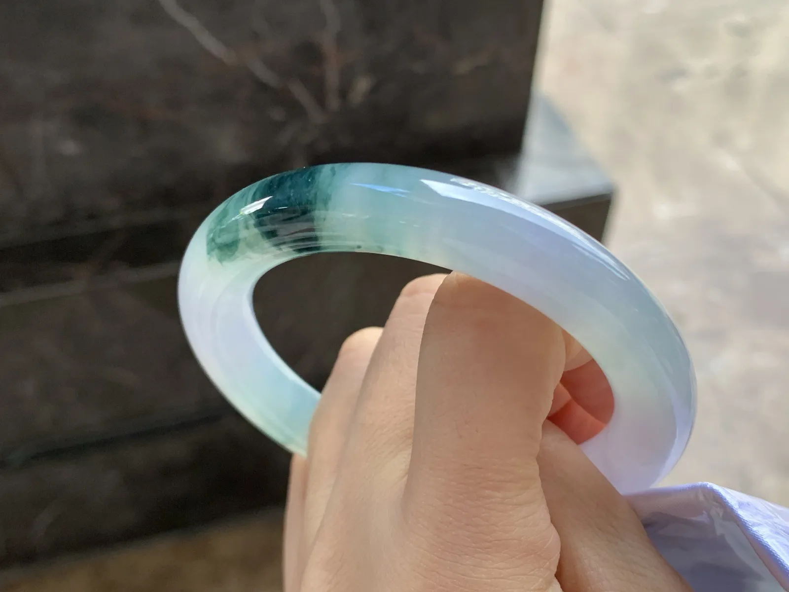 57-10.6

冰蓝花圆条手镯^_^飘花浓郁