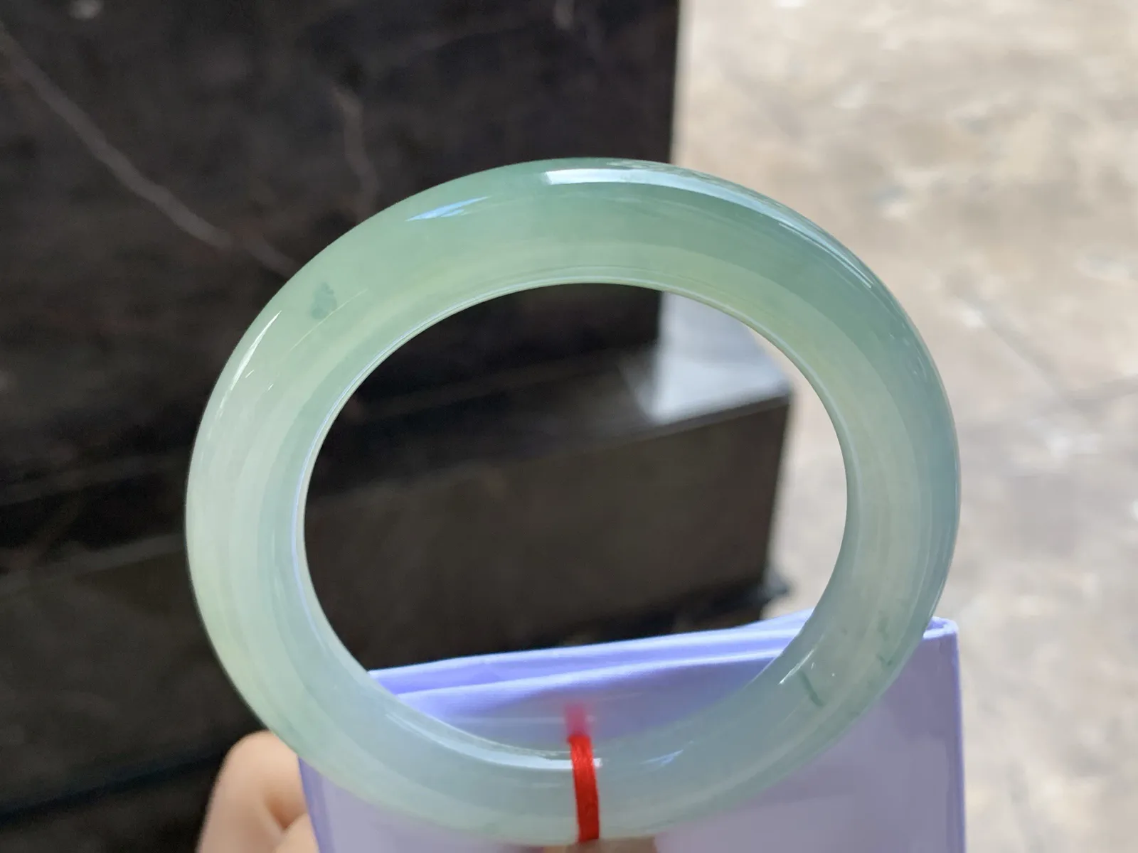 56-11

冰种圆条手镯^_^冰透