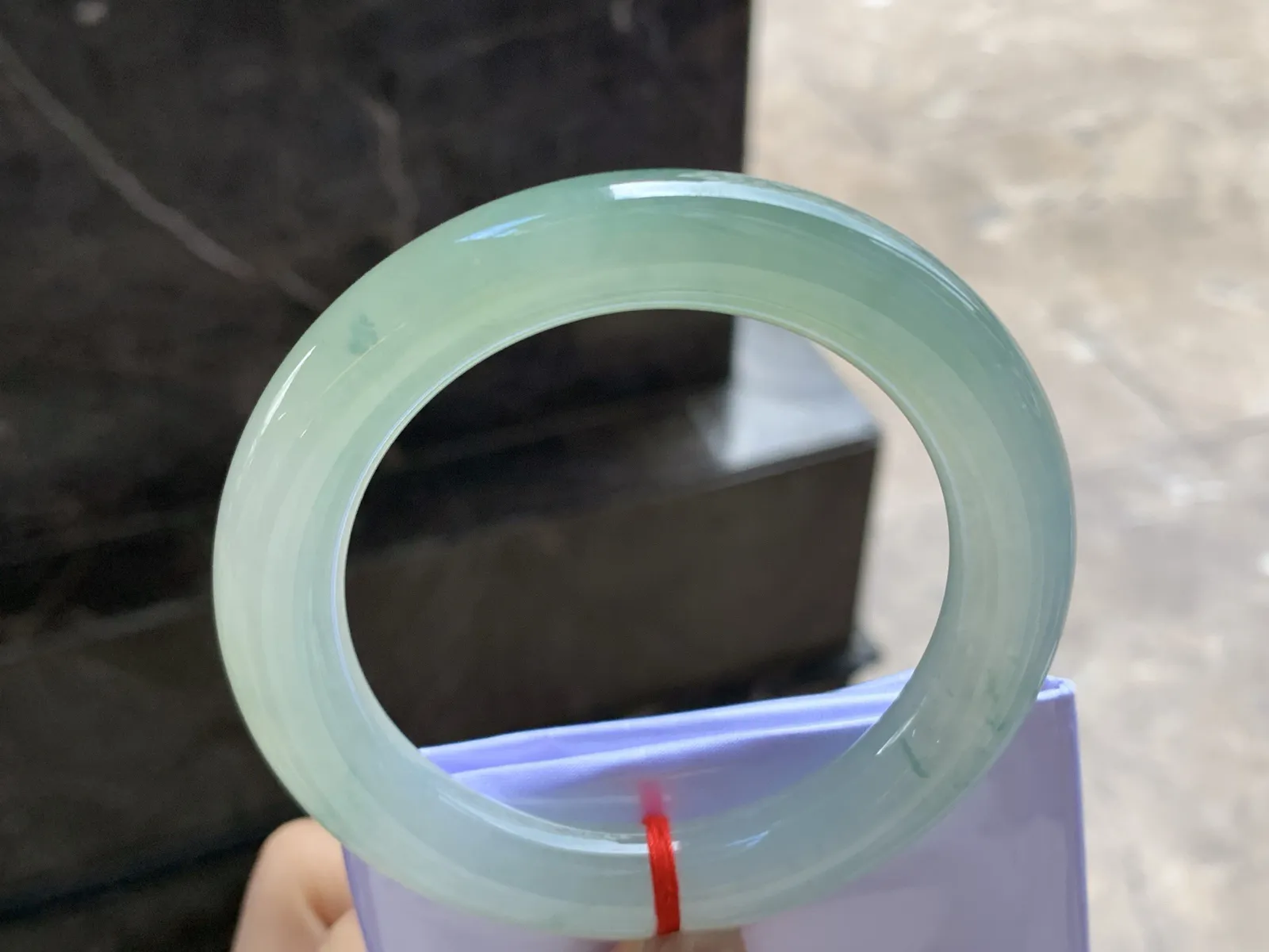56-11

冰种圆条手镯^_^冰透