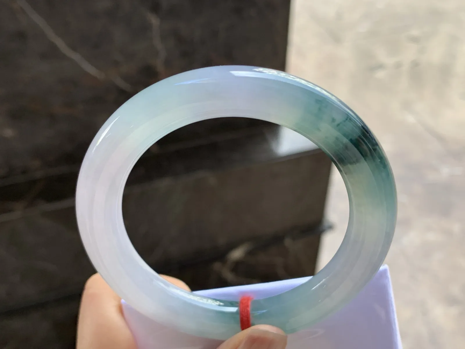 57-10.6

冰蓝花圆条手镯^_^飘花浓郁