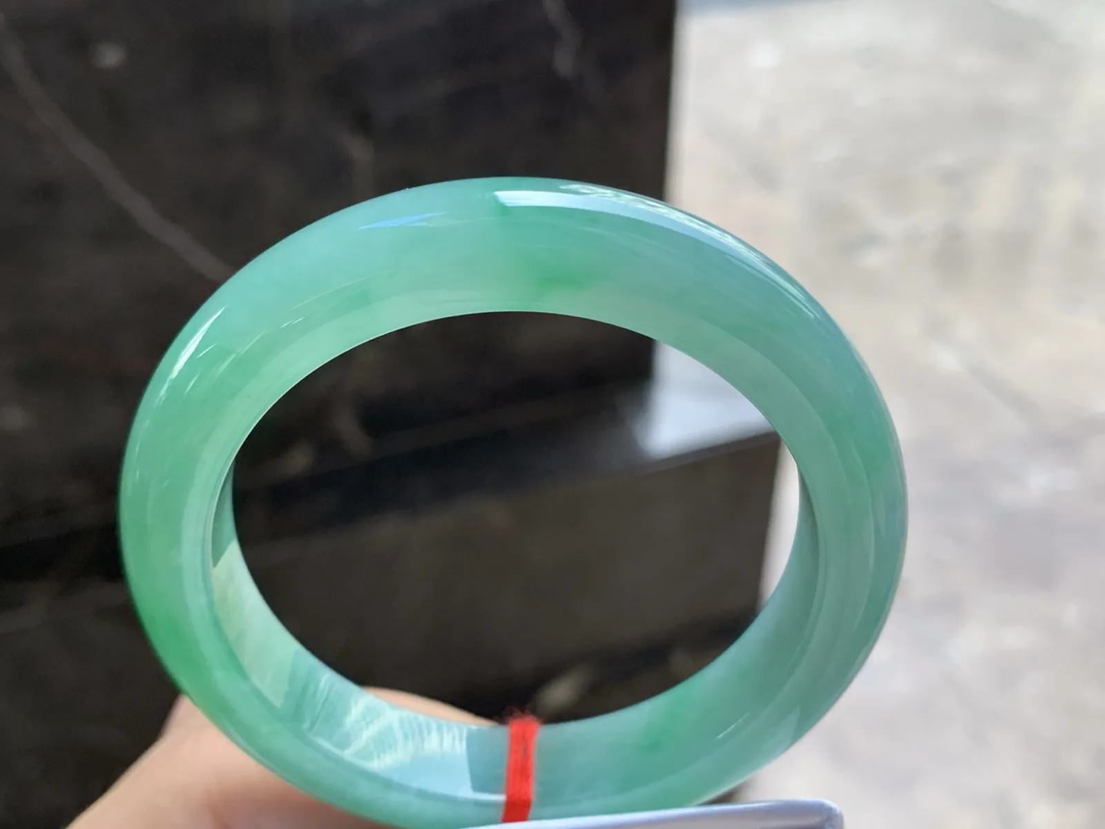 56-12.5-9.2

浓绿色手镯^_^颜色鲜艳