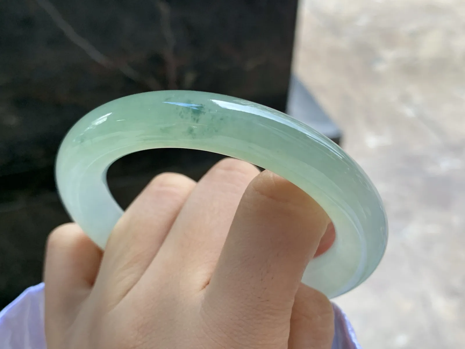 56-11

冰种圆条手镯^_^冰透