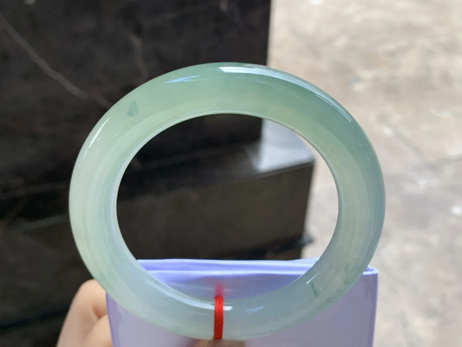 56-11

冰种圆条手镯^_^冰透