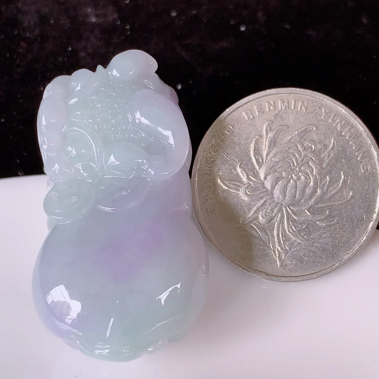 自然光实拍，冰润紫罗兰翡翠招财貔貅吊坠，民间有“一摸貔貅运程旺盛，再摸貔貅财运滚滚，三摸貔貅平步青云 ”的美好祝愿。#81.24