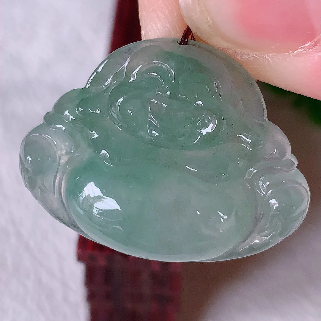 自然光实拍，冰种翡翠佛公吊坠，玉笑佛，饱满，开脸喜庆，配戴优雅迷人！#46.19
