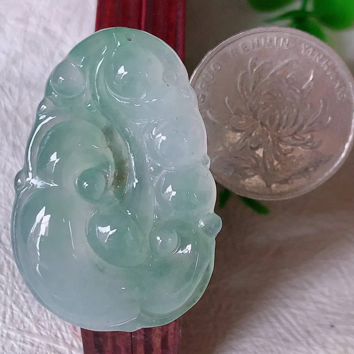 自然光实拍，冰种飘花如意吊坠，翡翠如意，上身效果非常美，饱满大气，工艺美，万事如意，如意一生 #01.22