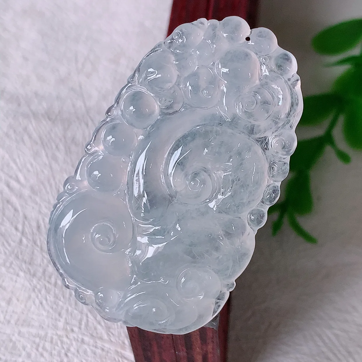 自然光实拍，冰种翡翠如意吊坠，翡翠如意，上身效果非常美，饱满大气，工艺美，万事如意，如意一生 #01.22