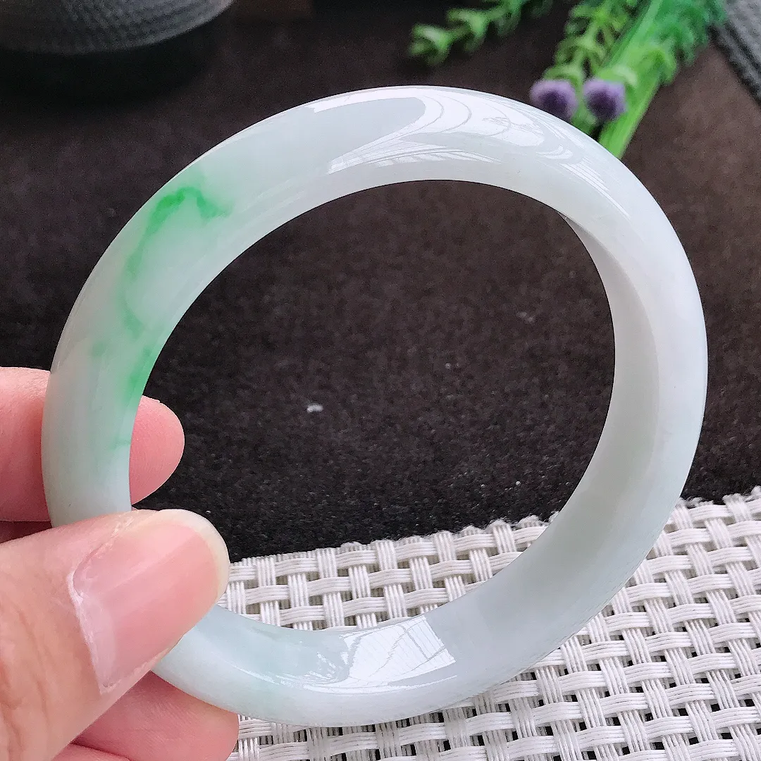 自然光59.8/12.8/8.3老坑精美温润飘阳绿手镯宽边翡翠玉镯手环