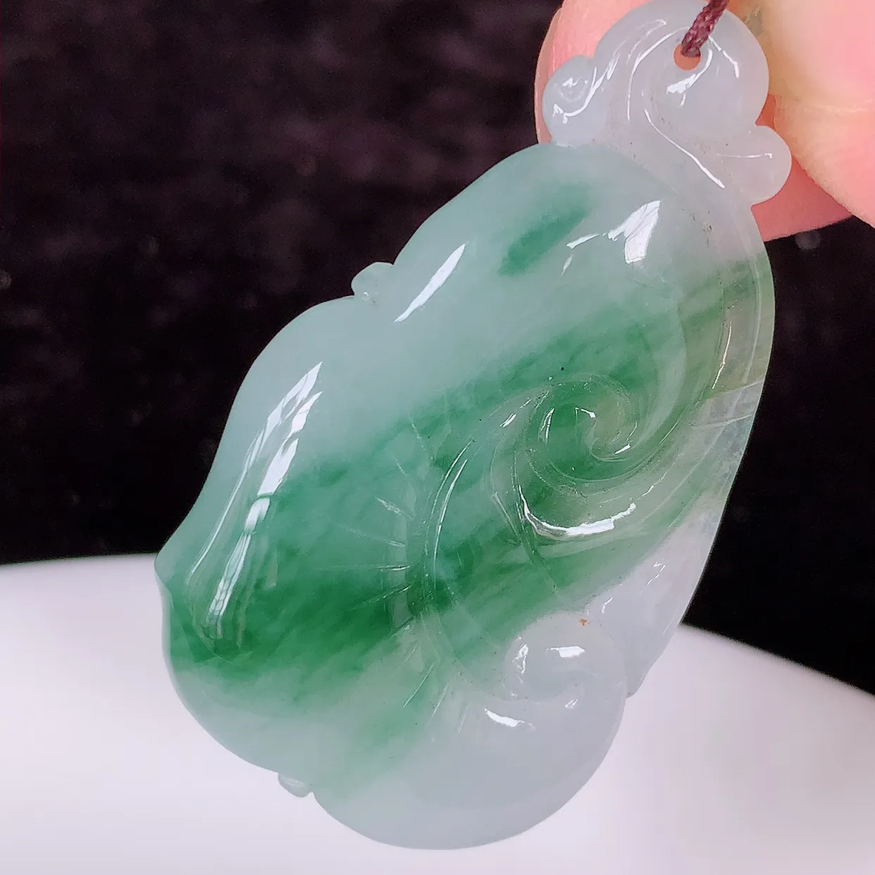 自然光实拍，冰飘花翡翠如意吊坠，冰透，翠色灵动，饱满，万事如意，如意一生， 配戴精美！#87.19