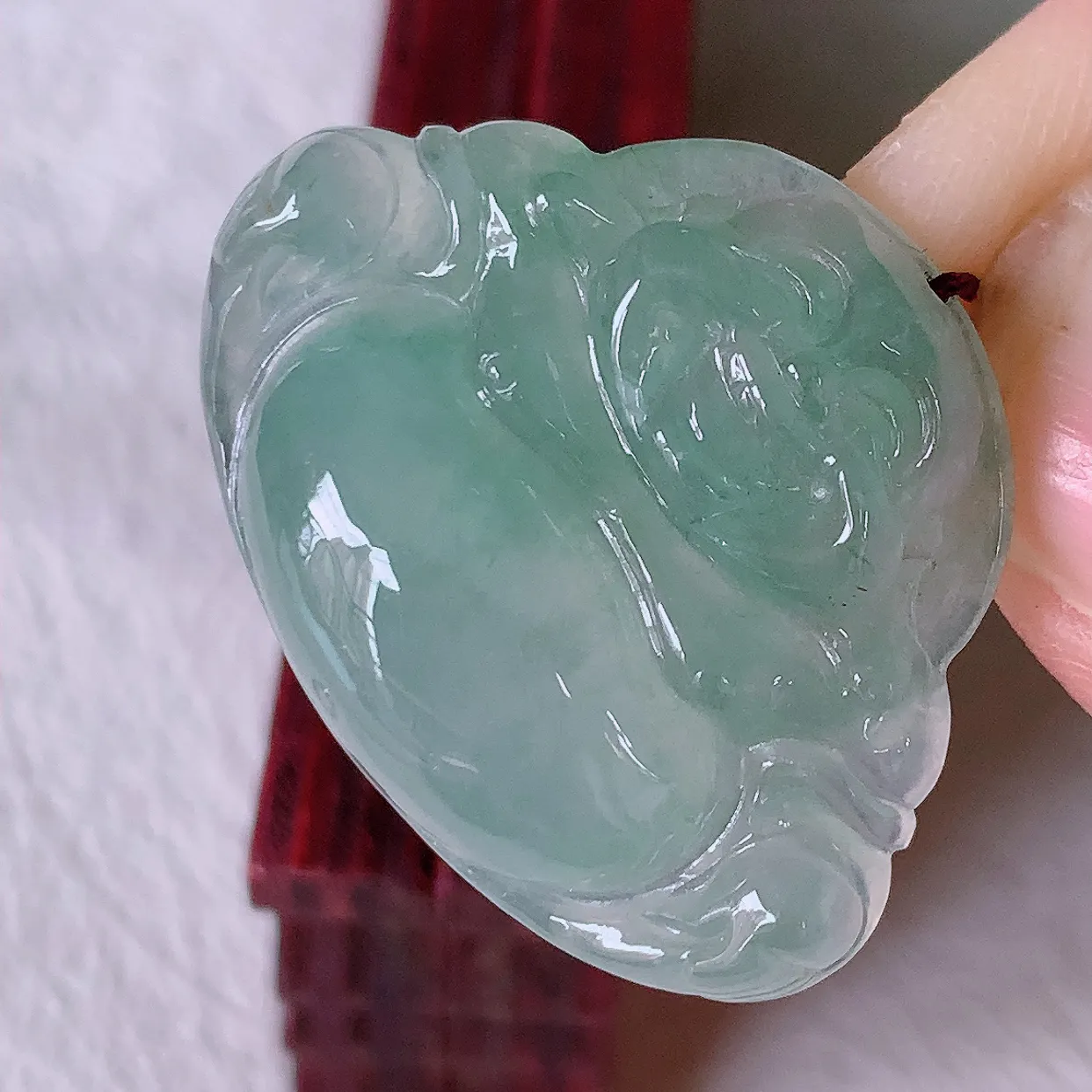 自然光实拍，冰种翡翠佛公吊坠，玉笑佛，饱满，开脸喜庆，配戴优雅迷人！#46.19