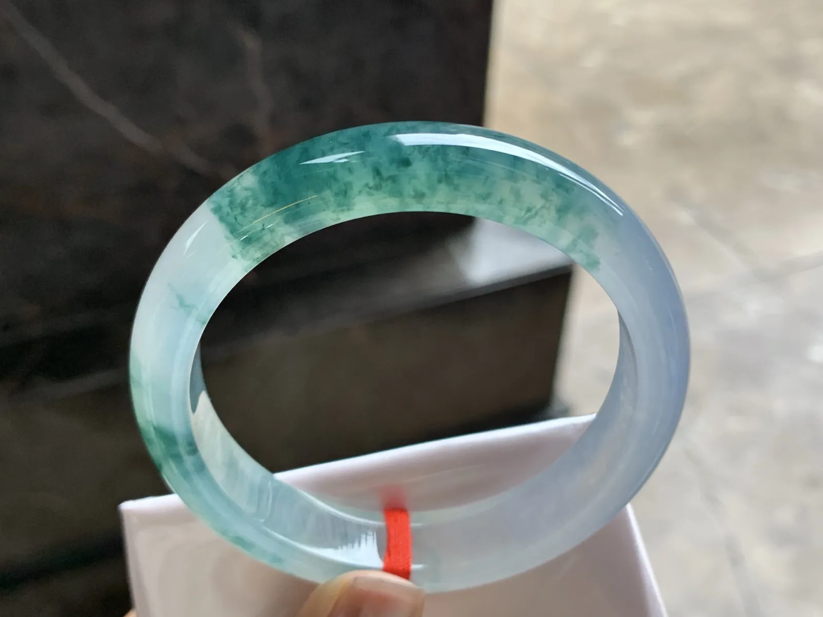 57-12.6-8

冰蓝花手镯^_^冰透 飘花浓郁