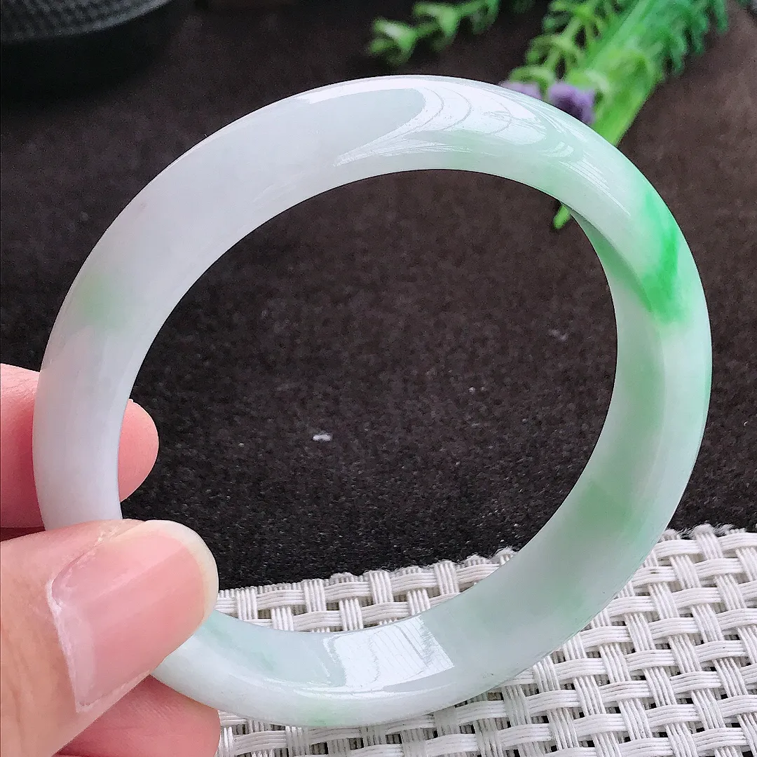 自然光57.5/13.5/7.5老坑精美温润飘阳绿手镯宽边翡翠玉镯手环