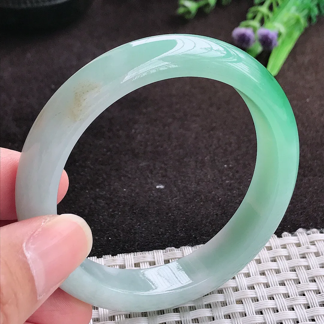 自然光55/12.1/8.1老坑冰胶水灵飘阳绿手镯宽边翡翠玉镯手环