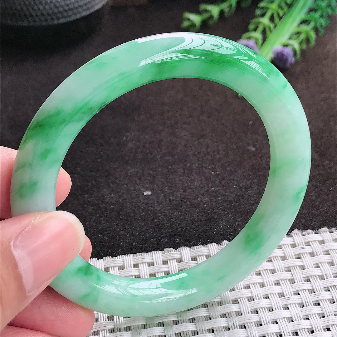 自然光54.5/9.9/9.7老坑精美温润飘阳绿圆条手镯翡翠玉镯手环