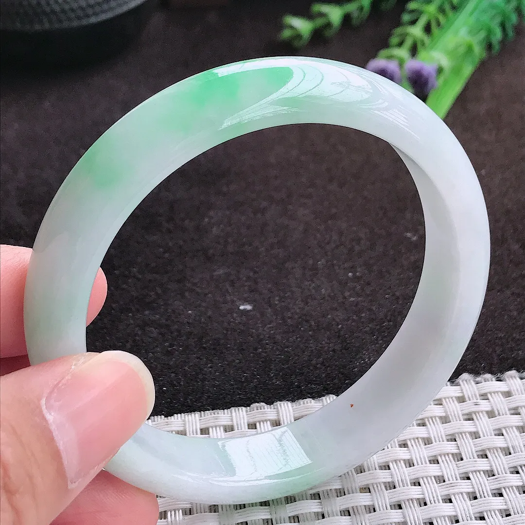 自然光57.5/13.5/7.5老坑精美温润飘阳绿手镯宽边翡翠玉镯手环