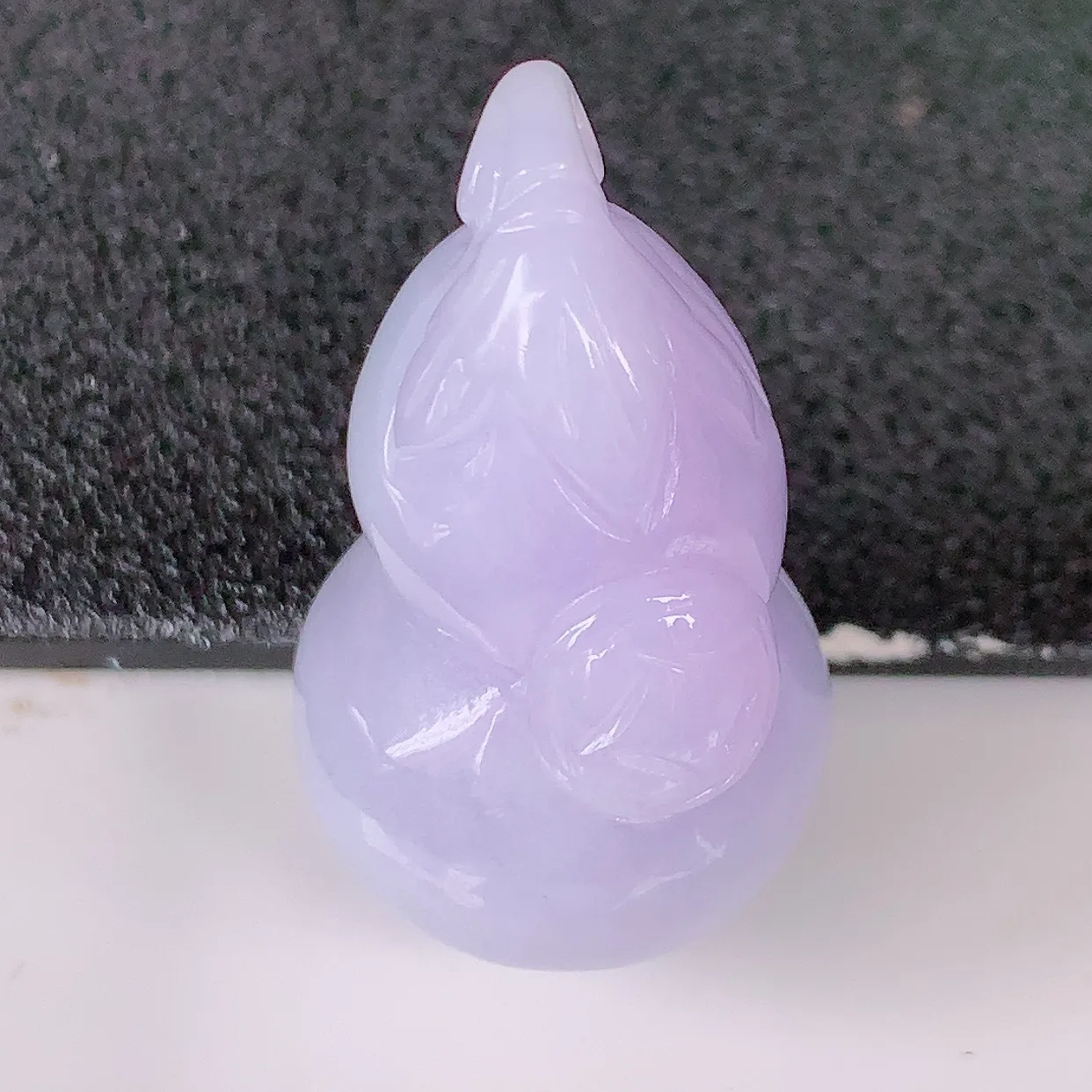自然光实拍，冰润紫罗兰翡翠葫芦吊坠，葫芦寓意福禄双全，财源滚滚，饱满，清新脱俗，佩戴效果优雅迷人！#