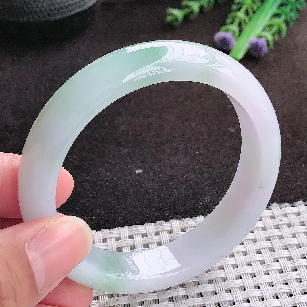 自然光55.8/13.3/8.2老坑冰润起胶飘绿手镯宽边翡翠玉镯手环