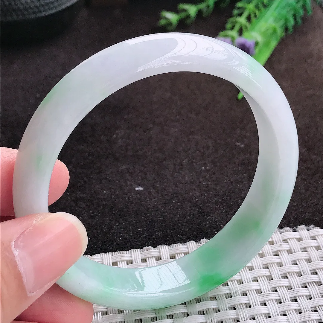 自然光57.5/13.5/7.5老坑精美温润飘阳绿手镯宽边翡翠玉镯手环
