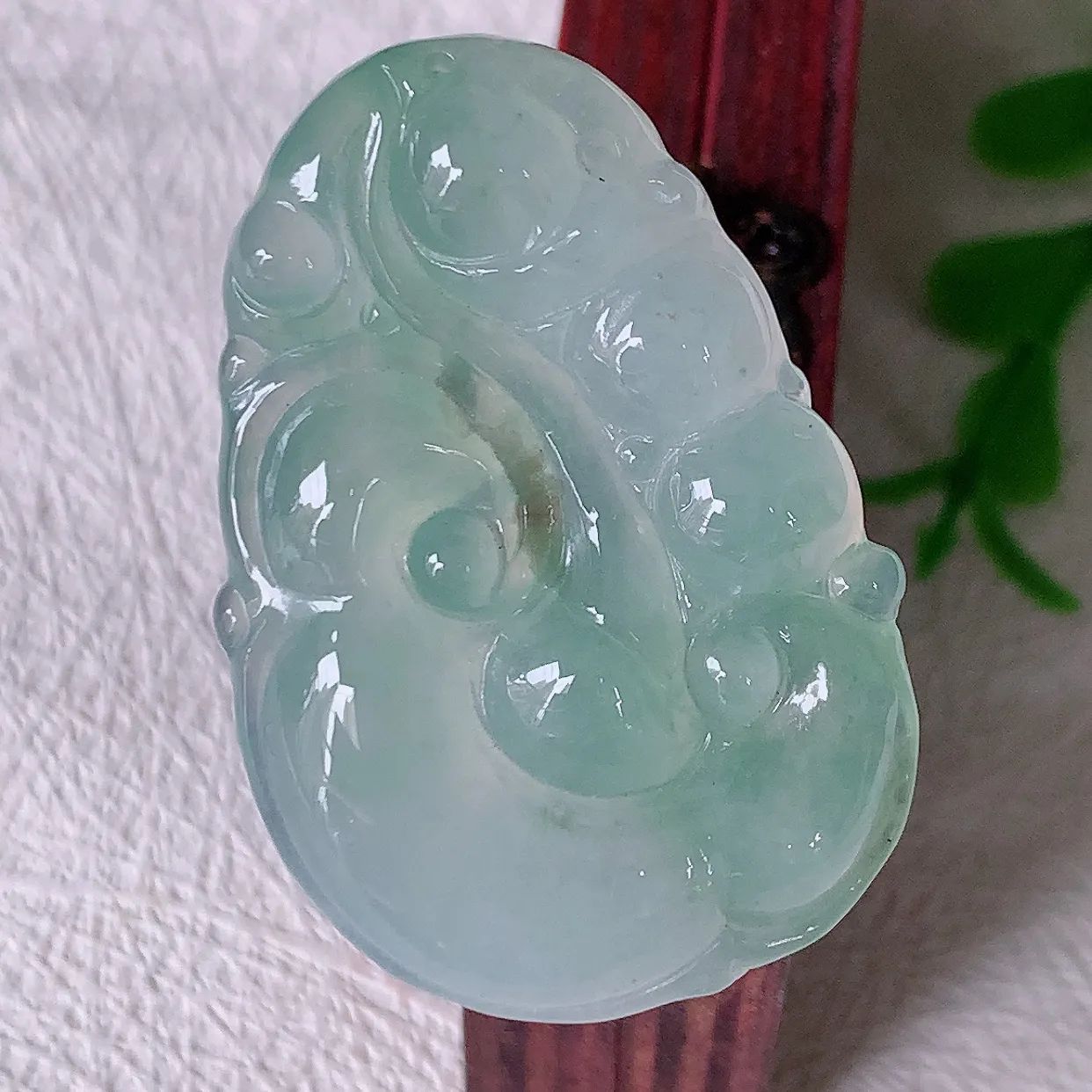 自然光实拍，冰种飘花如意吊坠，翡翠如意，上身效果非常美，饱满大气，工艺美，万事如意，如意一生 #01.22