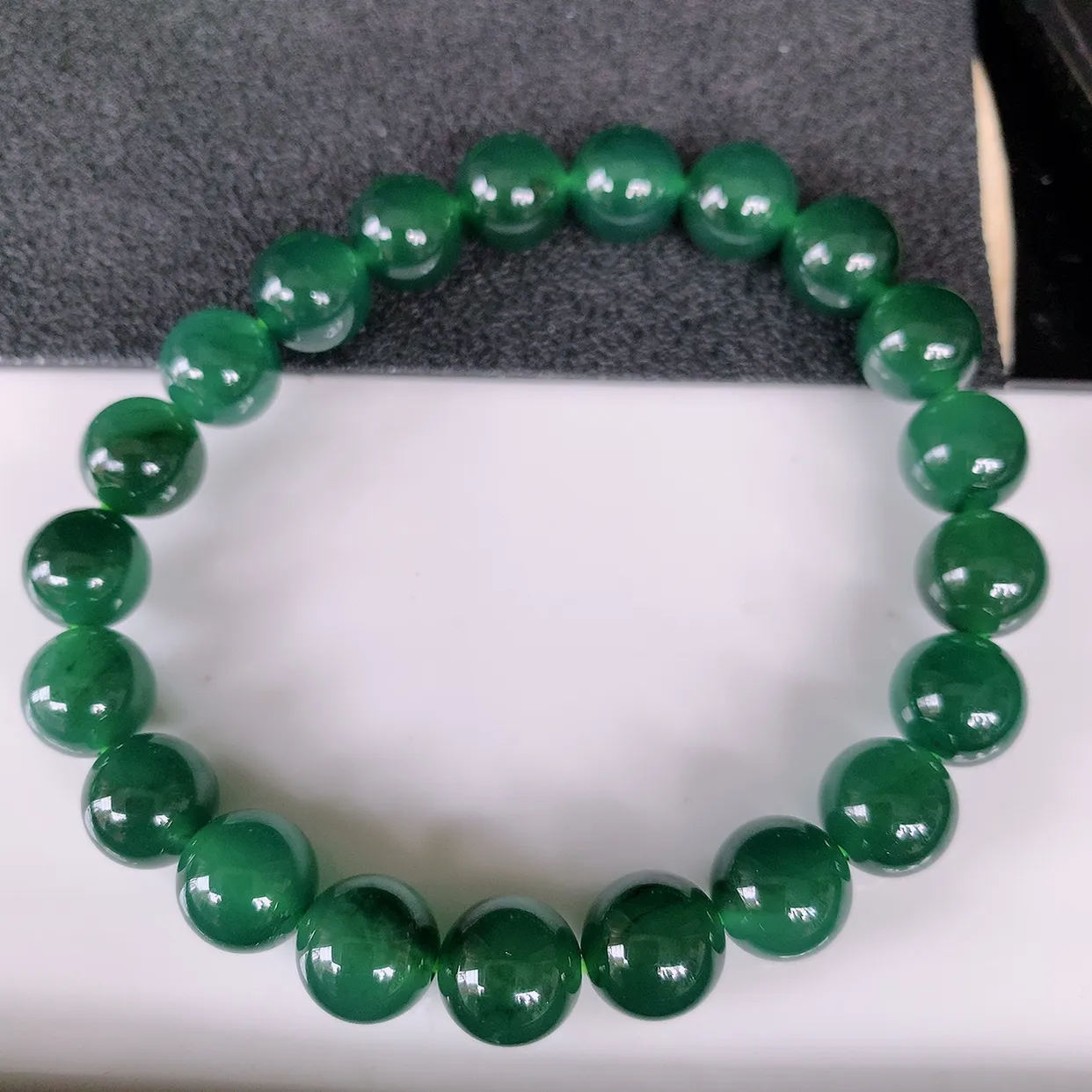 自然光实拍，冰种满色翡翠手串手链，种老水足，冰清玉润  颜色漂亮  #42.22取一尺寸9.8