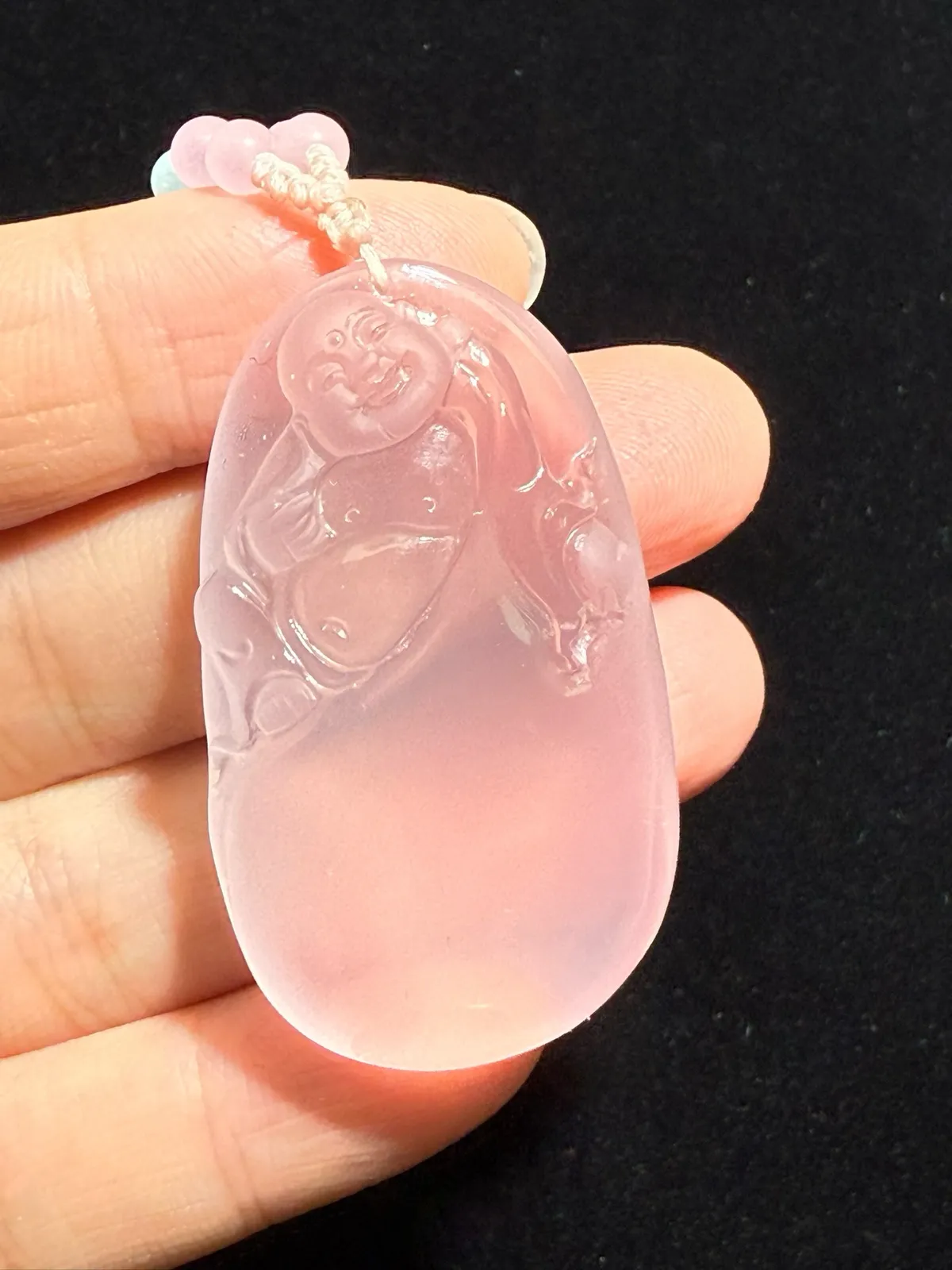 【弥勒佛】莫桑比克星光粉水晶吊坠，坠子尺寸：46.4*26.9*13.7mm。饱满圆润 颜色超粉润～全美晶体！六芒星光 粉晶增情感 招好人缘旺生意缘！送链。