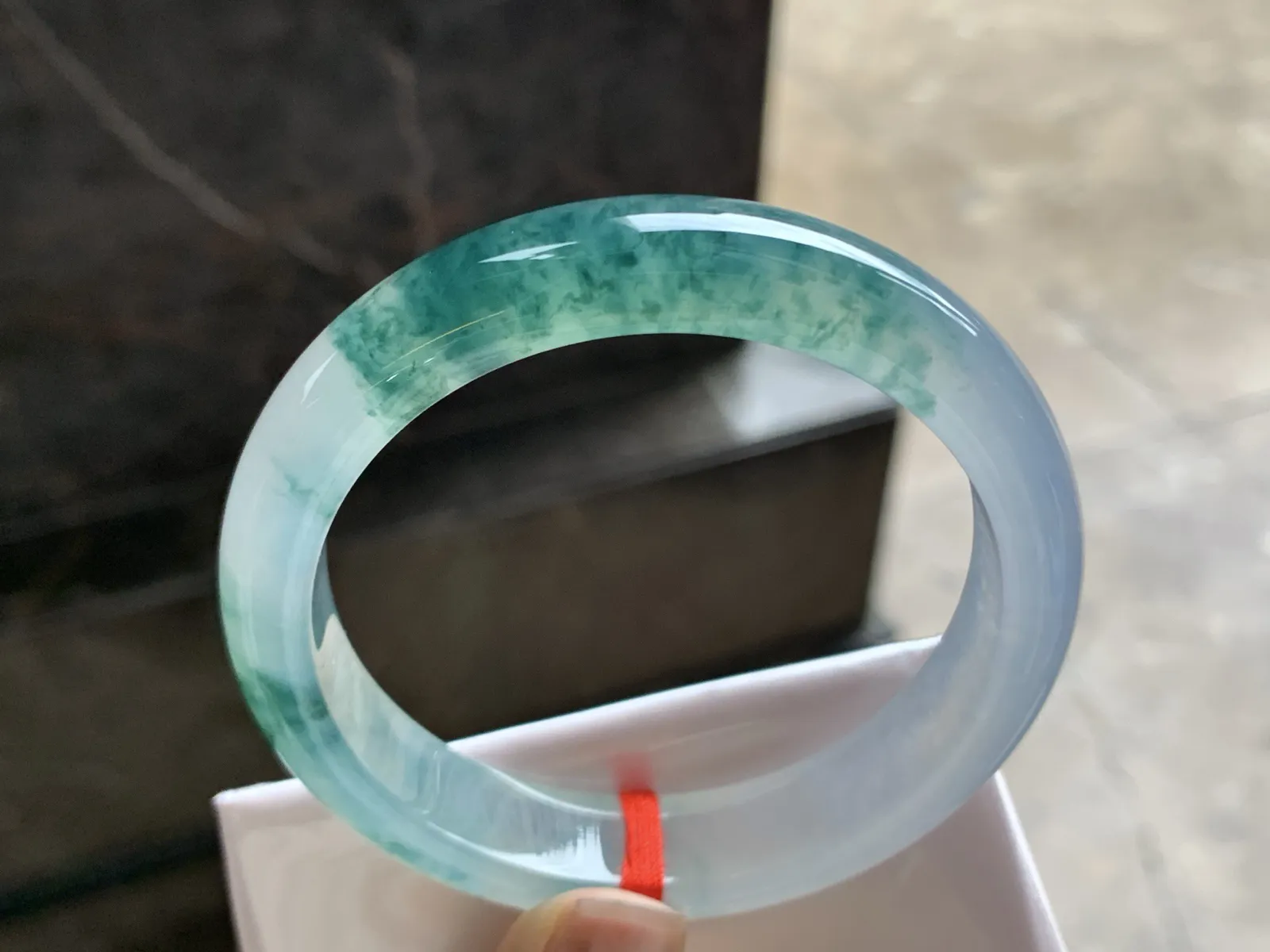 57-12.6-8

冰蓝花手镯^_^冰透 飘花浓郁