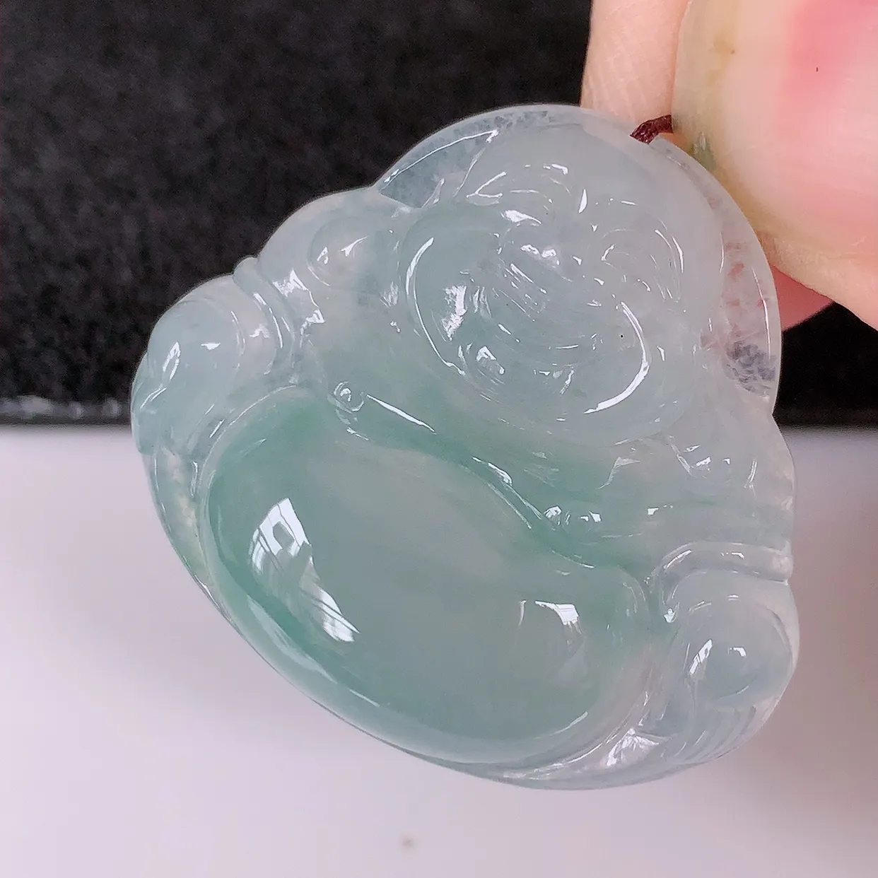 自然光实拍，冰种飘花翡翠佛公吊坠，玉笑佛，饱满，开脸喜庆，配戴优雅迷人！#01.19