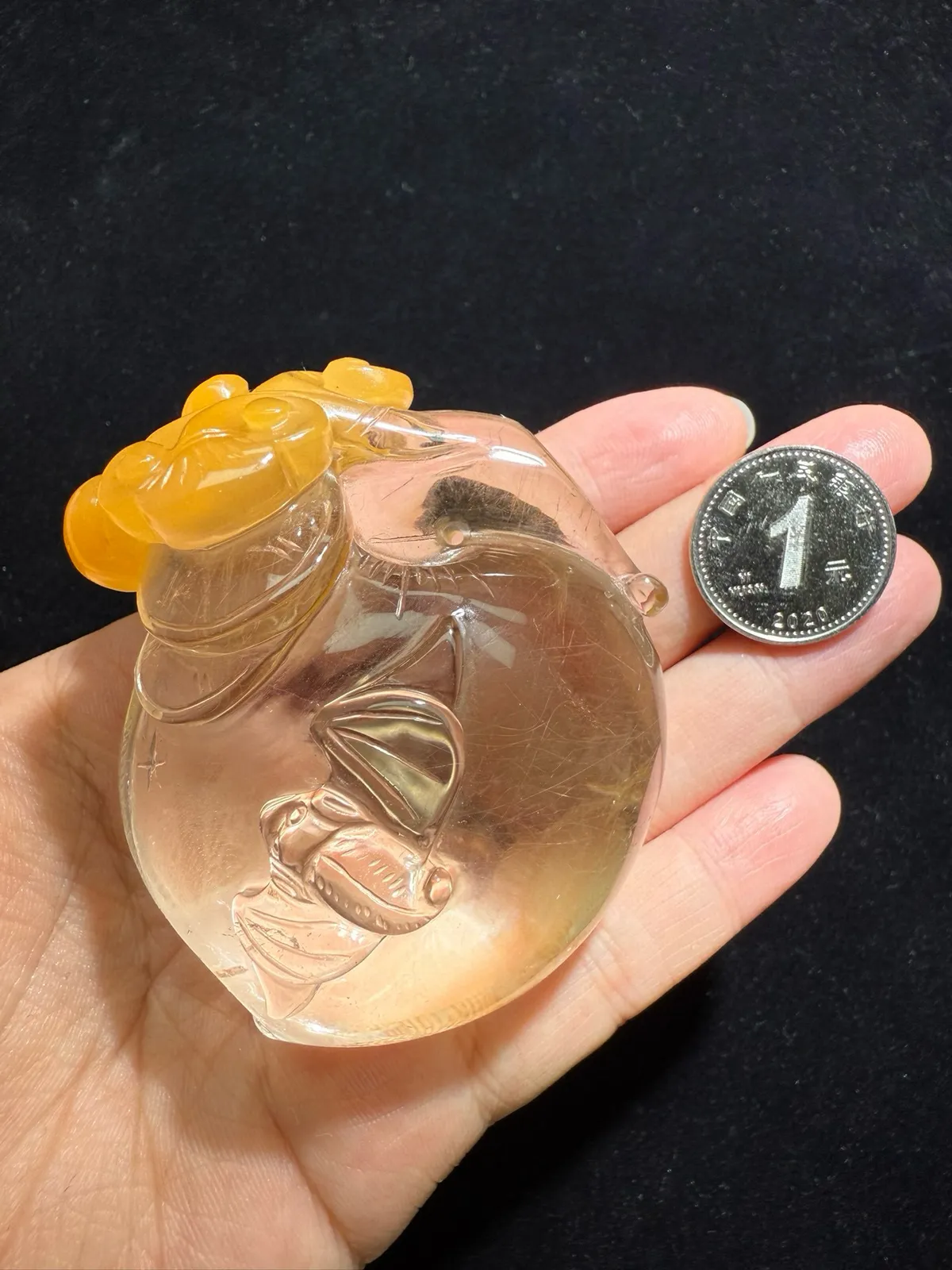 【福在眼前】天然俏色黄兔毛福在眼前水晶吊坠手把件，红红火火 雕工精湛奢华，招桃花，促姻缘，稳固婚姻颜色非常鲜艳实物颜色更漂亮！规格：67*64*42.8mm