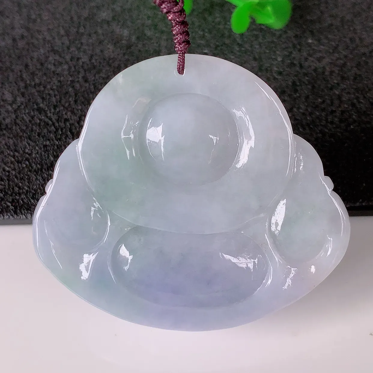自然光实拍，大件厚装紫罗兰翡翠佛公吊坠，笑口常开，佛公在心中，一生平安幸福，佛公翠色迷人，佩戴佳品！#41.24