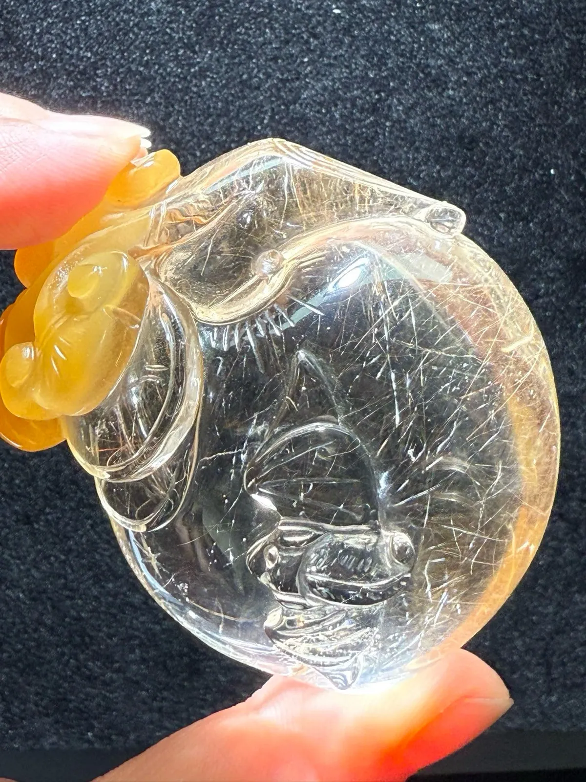 【福在眼前】天然俏色黄兔毛福在眼前水晶吊坠手把件，红红火火 雕工精湛奢华，招桃花，促姻缘，稳固