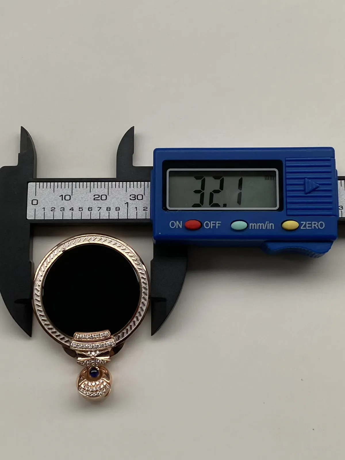 墨翠：【平安扣】18K金+南非钻镶嵌，细腻干净，黑度极黑，性价比高·做工精致，打灯透绿 裸石尺寸：26.8