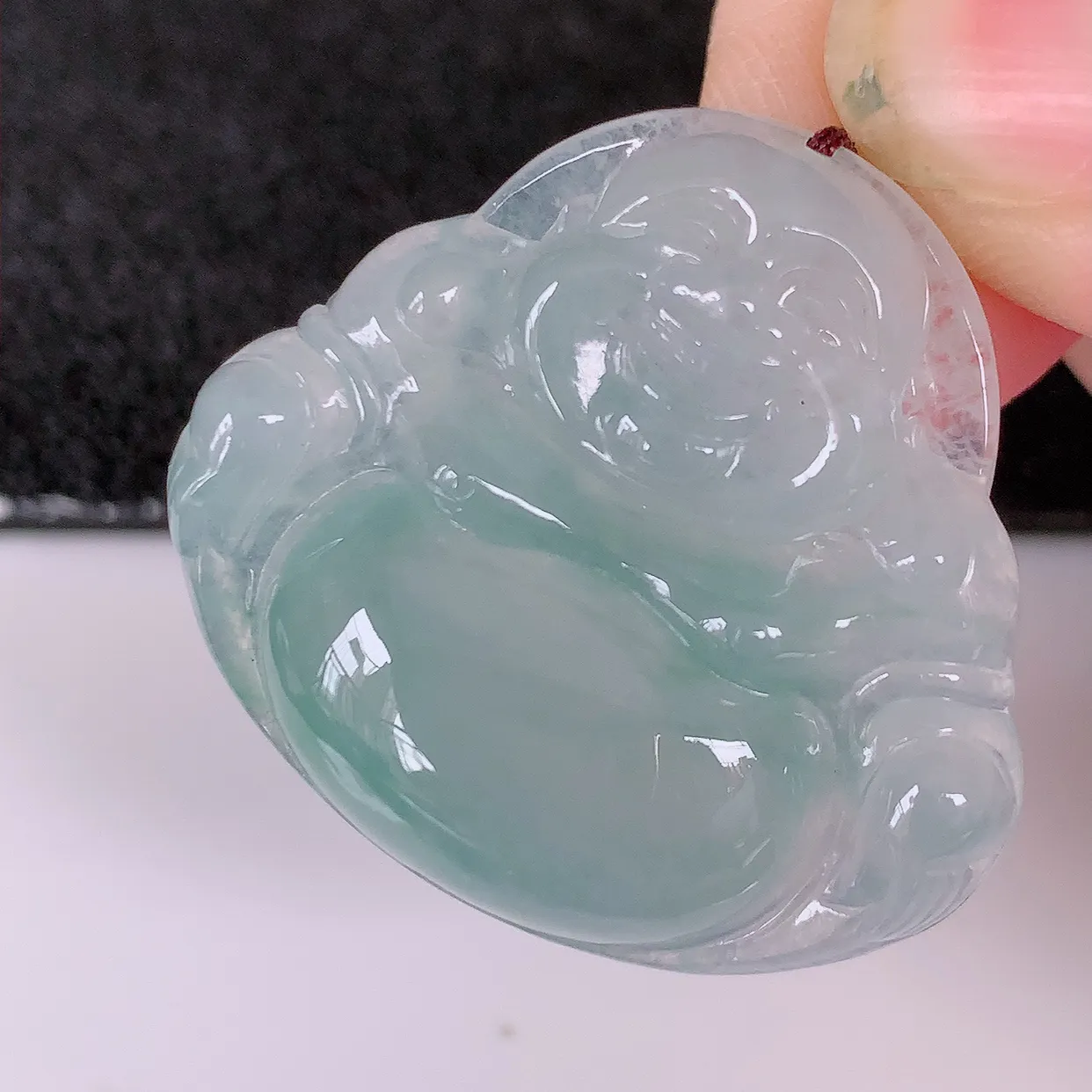 自然光实拍，冰种飘花翡翠佛公吊坠，玉笑佛，饱满，开脸喜庆，配戴优雅迷人！#01.19