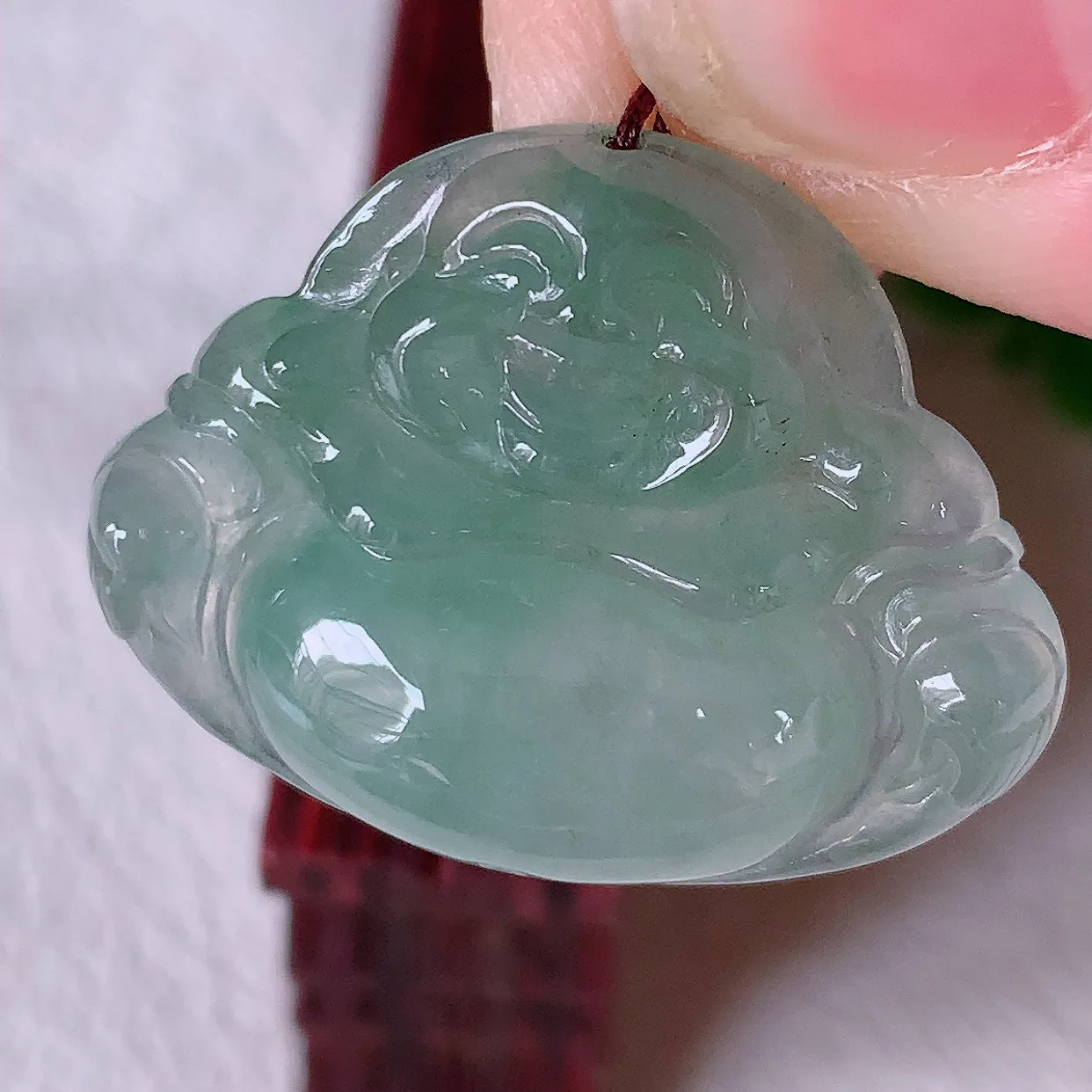 自然光实拍，冰种翡翠佛公吊坠，玉笑佛，饱满，开脸喜庆，配戴优雅迷人！#46.19