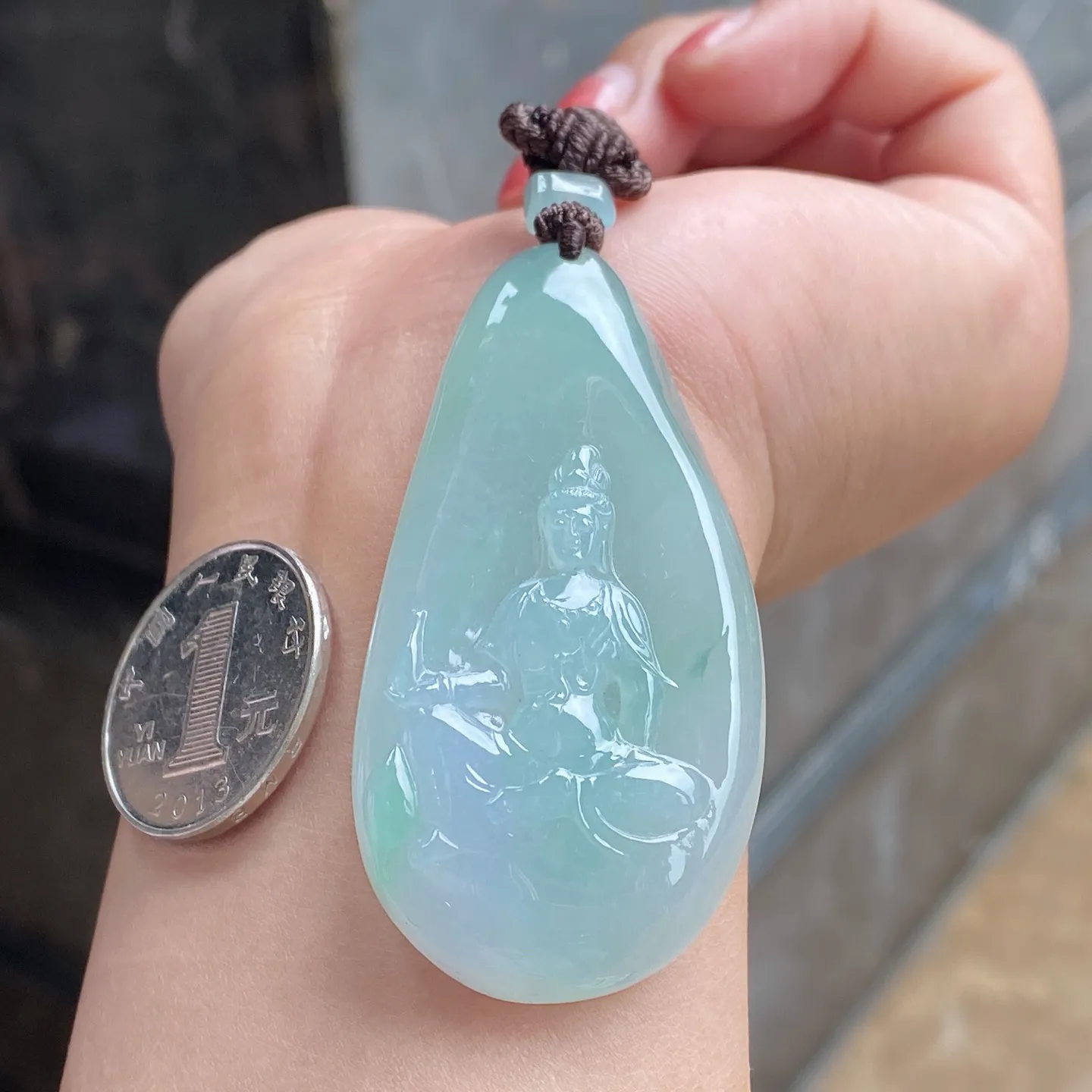 冰糯种春彩自在观音吊坠 尺寸61-29.3-8.7毫米